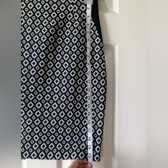 Worthington skirt with pretty pattern. - Picture 2 of 3